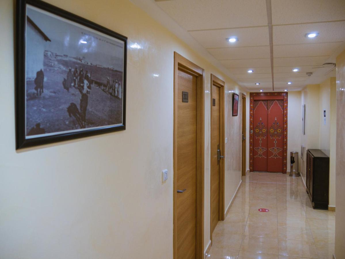 Hotel L'Aeroport Надор Екстериор снимка